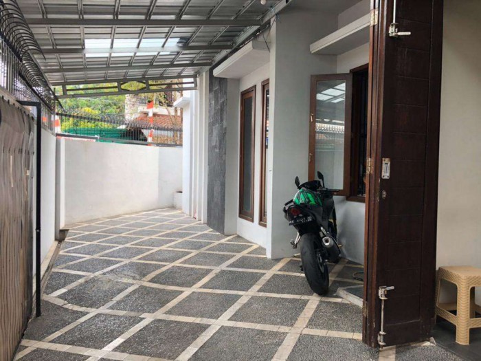 Rumah Disewakan di Pulo Kebayoran Baru Jakarta Selatan